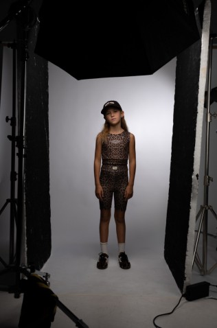 Σετ μπλουζάκι crop με ποδηλατικό κολάν  για κορίτσια EBITA 266014 λεοπάρ 